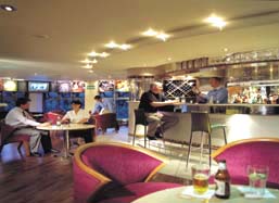 Travelodge Glasgow Airport Bar