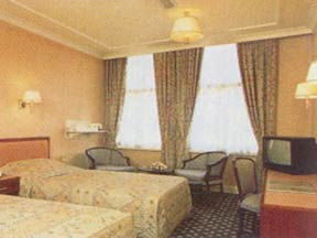 Photograph Golden Lion hotel room