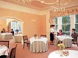 Ascot House hotel restaurant