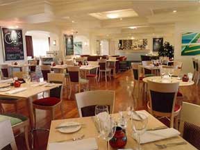 Holiday Inn Express dining