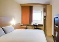 Ibis London Stratford Bedroom