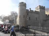 A group waiting next to St. Thomas’s Tower & near the Group Entrance